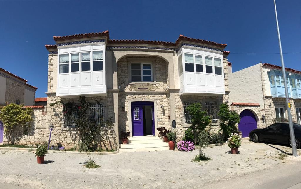 Mor Salkim Konagi Alacati